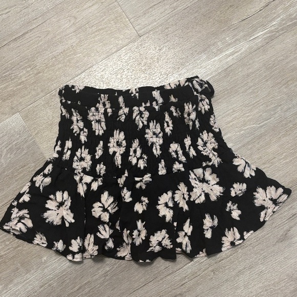 URBAN Romantics Dresses & Skirts - Black and White Floral Skort